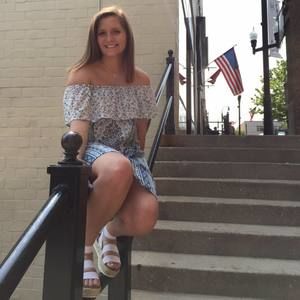 Meet your Posher, Emily